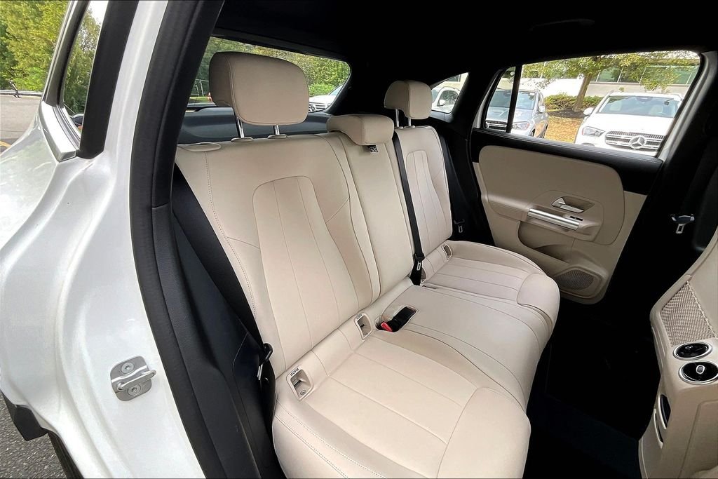 Certified Used 2025 White Mercedes-Benz GLA 250 image 29