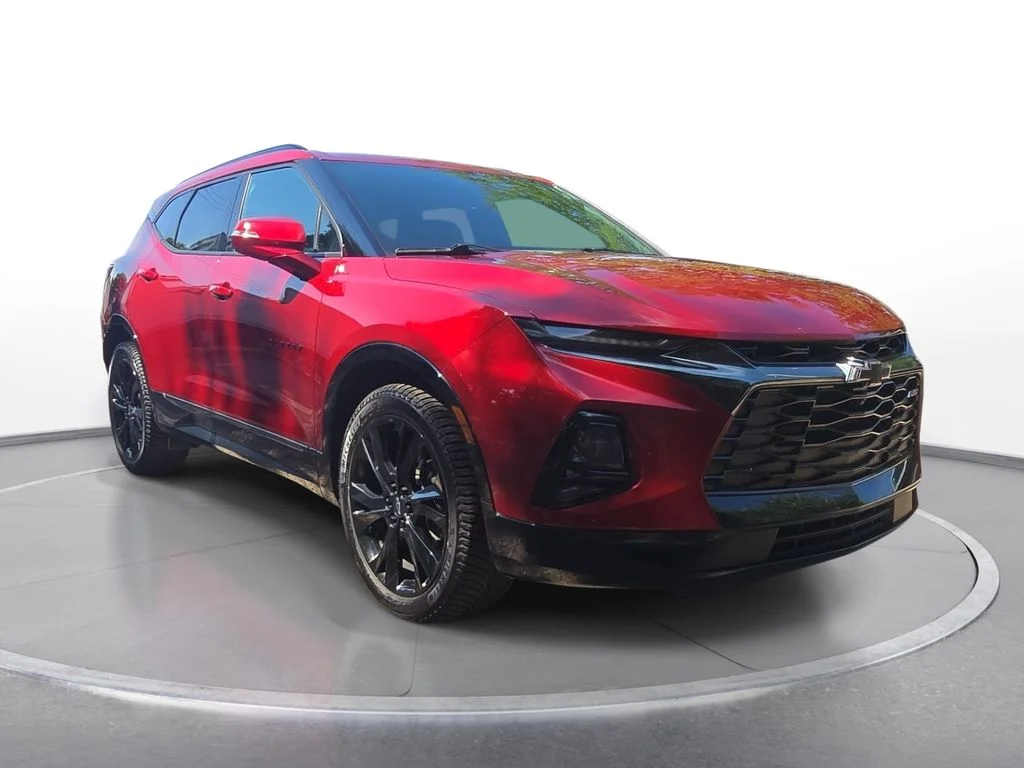 Used 2021 Red Chevrolet RS image 3