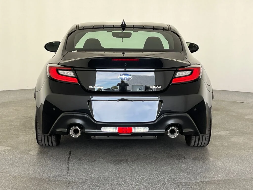 New 2026 CRYSTAL BLACK SILICA Subaru Limited image 5