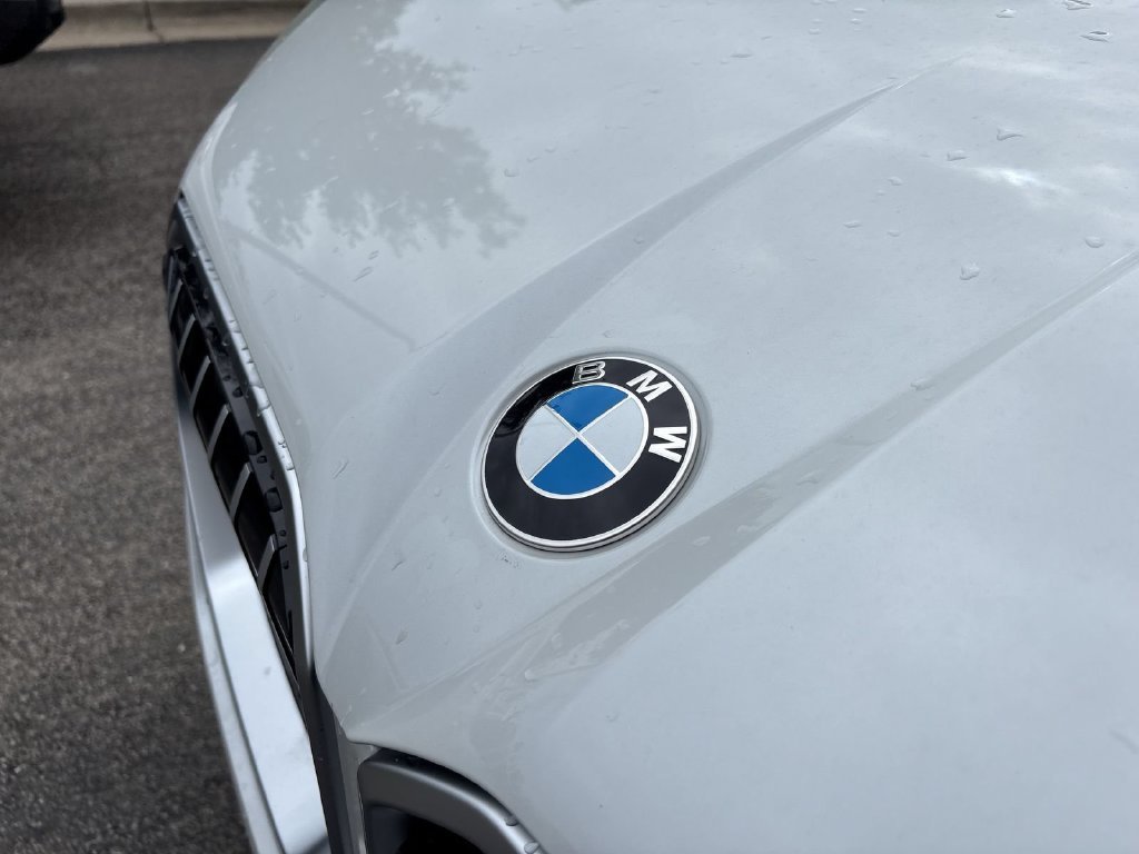 New 2026 Mineral White Metallic BMW 30 xDrive image 25
