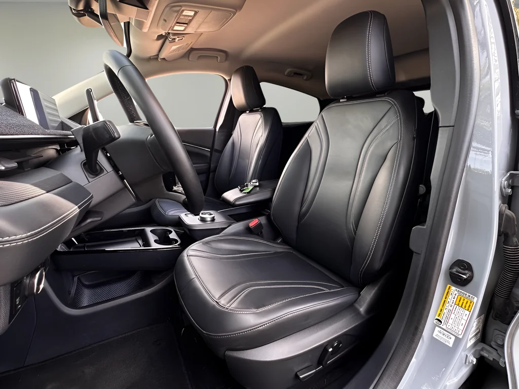 Used 2024 Gray Ford Premium image 6