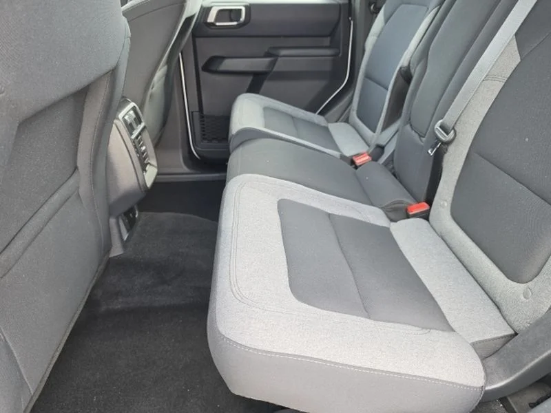 Used 2025 Oxford White Ford Base image 9