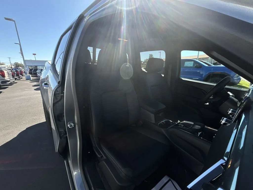 New 2026 Sterling Metallic GMC Elevation image 31