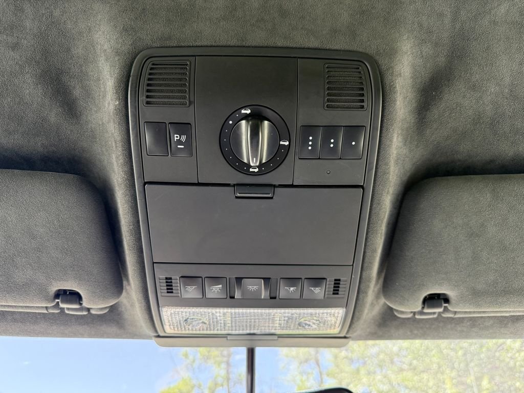 Used 2005  Porsche Turbo image 18