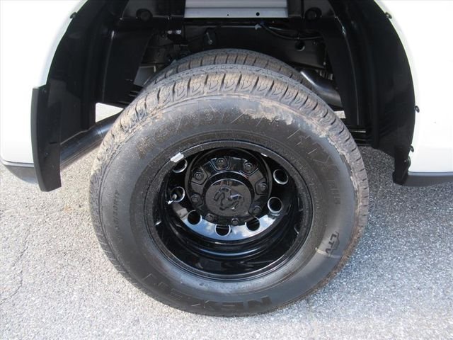 New 2026 Bright White Clear-Coat Exterior Paint RAM Laramie image 7