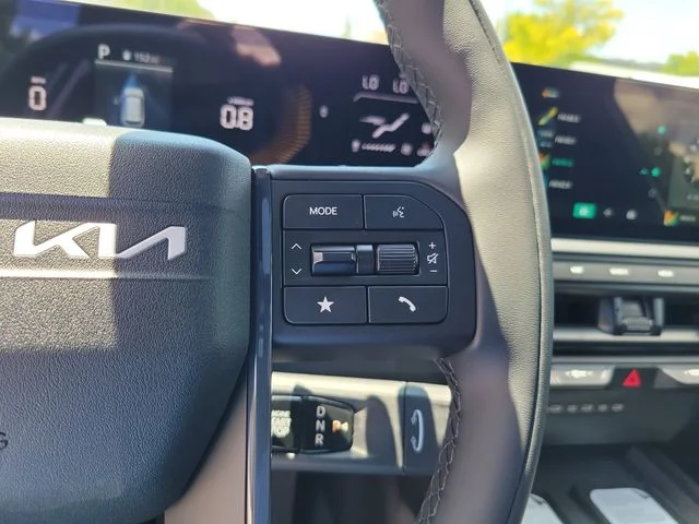 New 2027 Glacial White Pearl Kia X-Line EX image 18