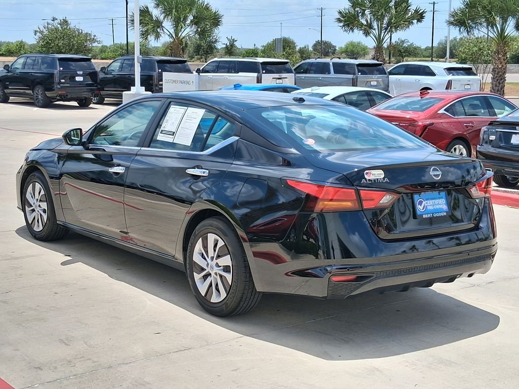 Used 2025 Black Nissan 2.5 S image 4