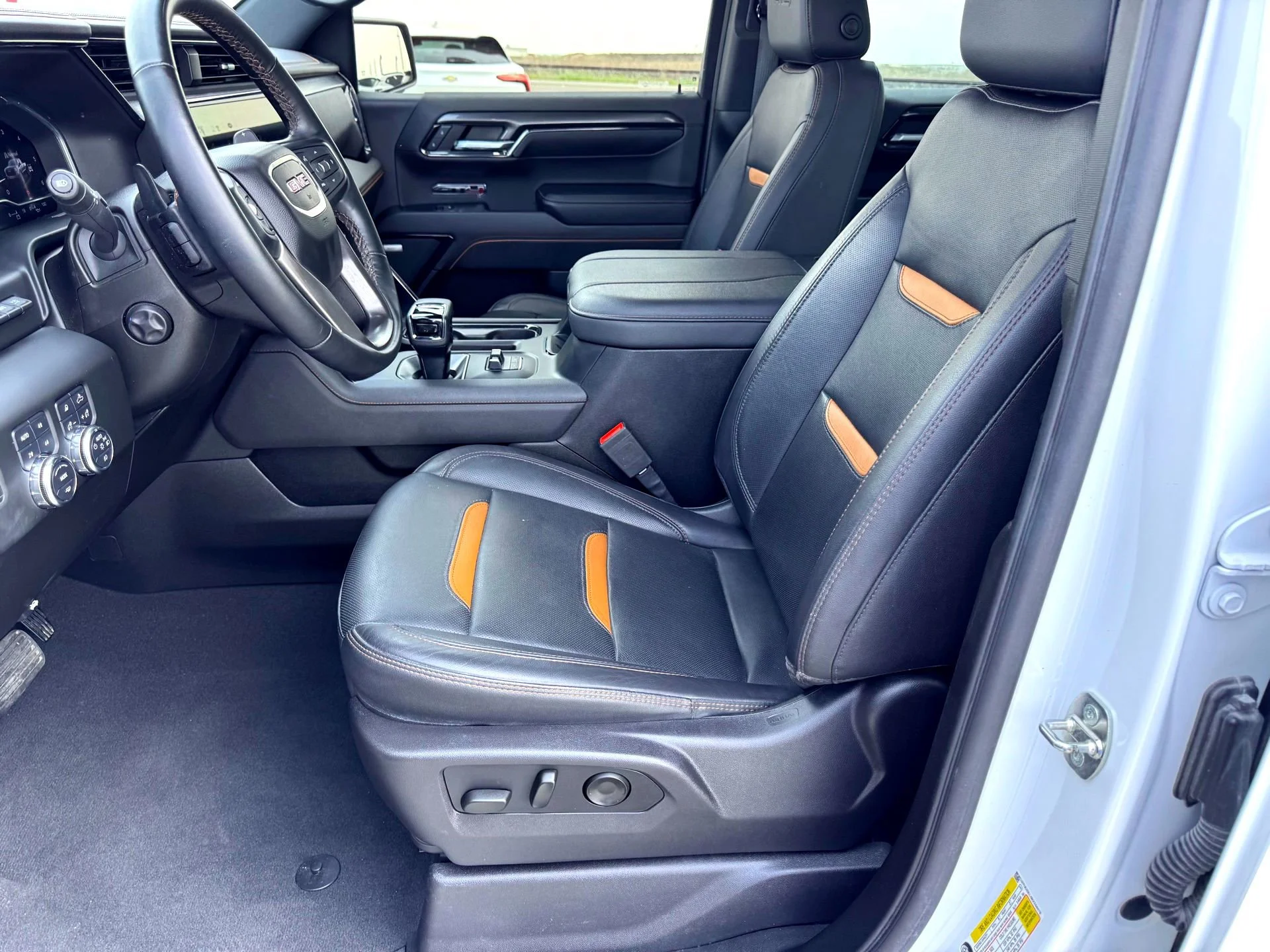 Used 2024 Summit White GMC AT4 image 12
