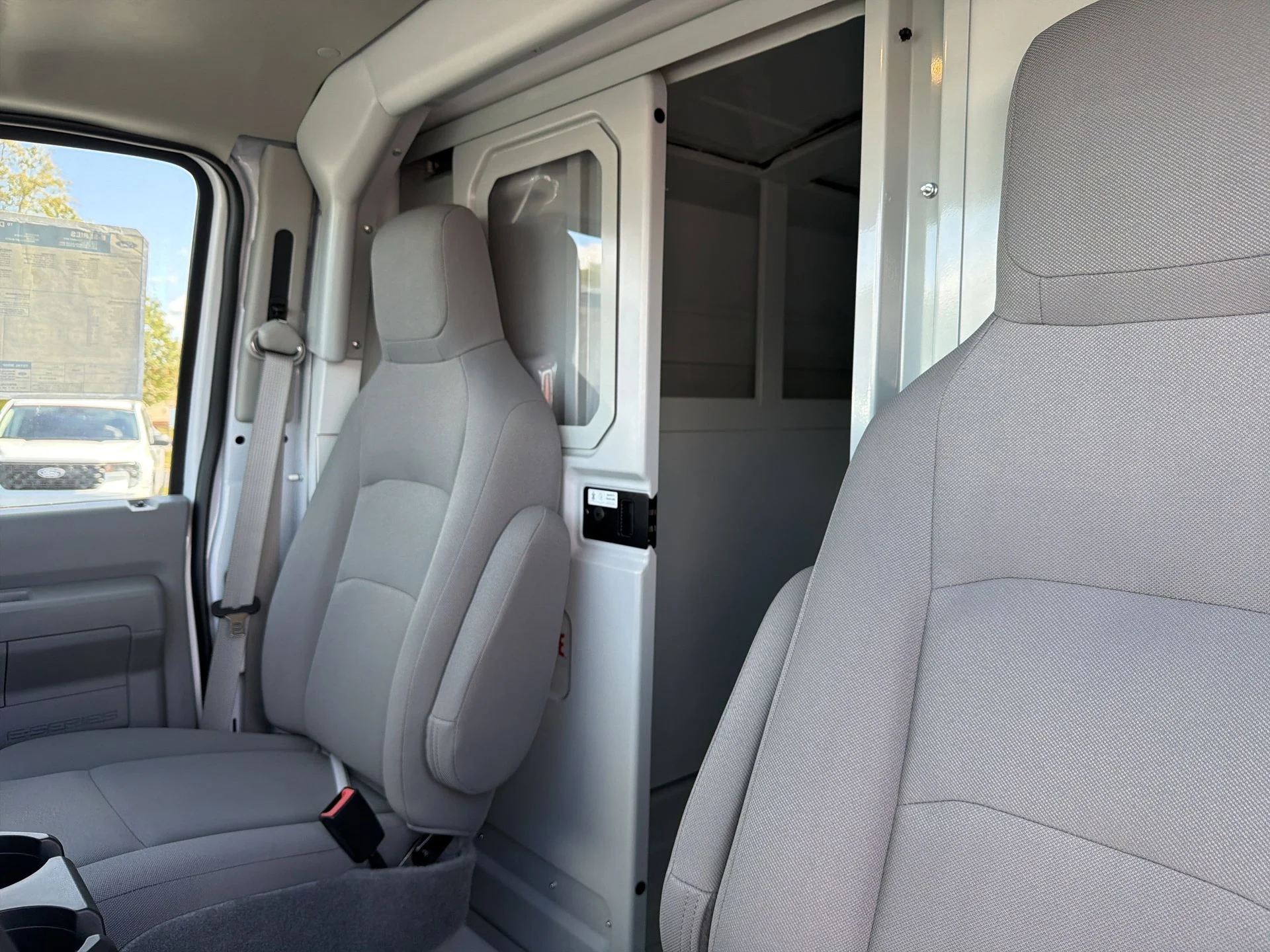2026 Ford E-Series Cutaway Base - Photo 16