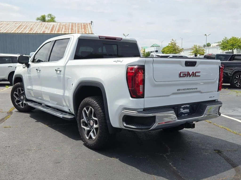 Used 2022 White GMC SLT image 17