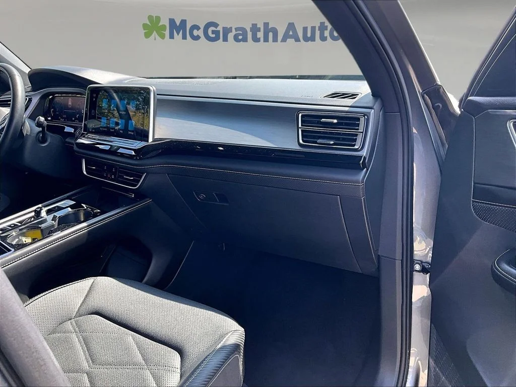 Certified Used 2025  Volkswagen 2.0T SE w/Technology image 30