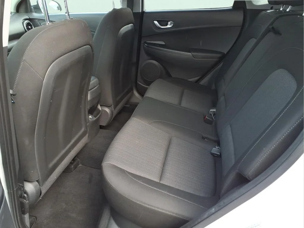 Used 2023 White Hyundai SEL image 17