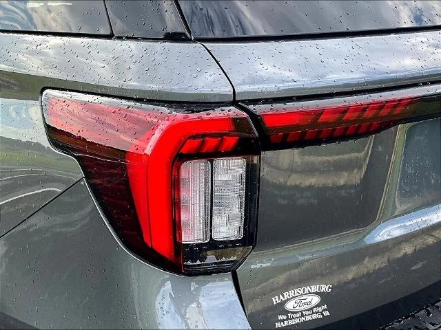New 2026 Carbonized Gray Metallic Ford Tremor® image 57