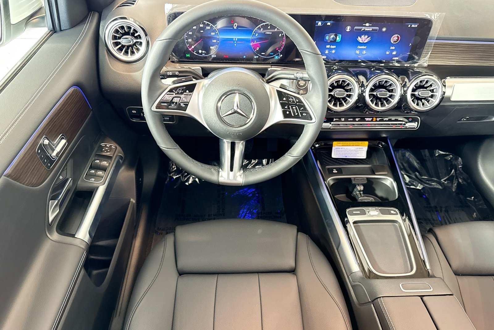 New 2026 Polar White Mercedes-Benz GLB 250 image 20