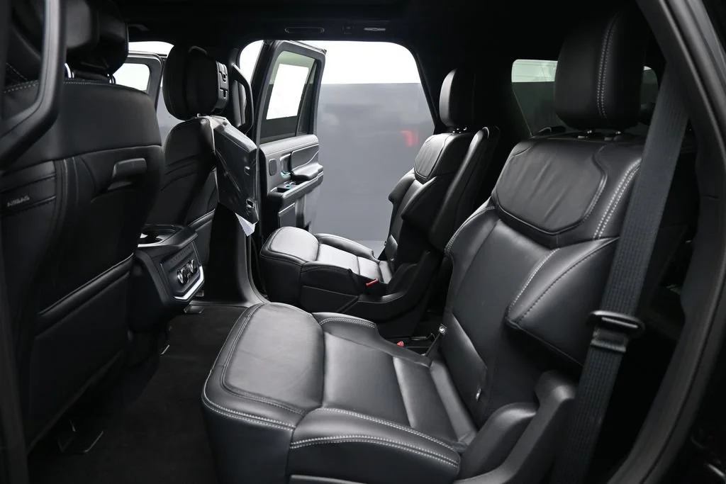 New 2027 Agate Black Metallic Ford Platinum image 19