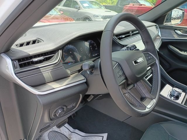 New 2026 Bright White Clear-Coat Exterior Paint Jeep Altitude image 11