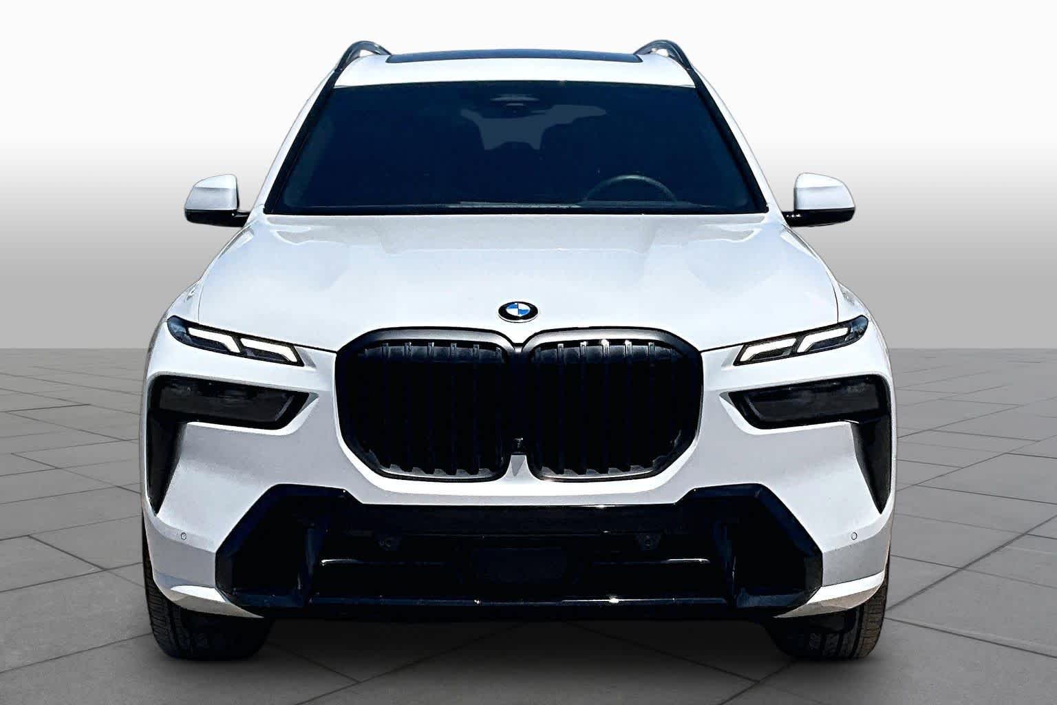 Certified Used 2025 Mineral White Metallic BMW xDrive40i image 3
