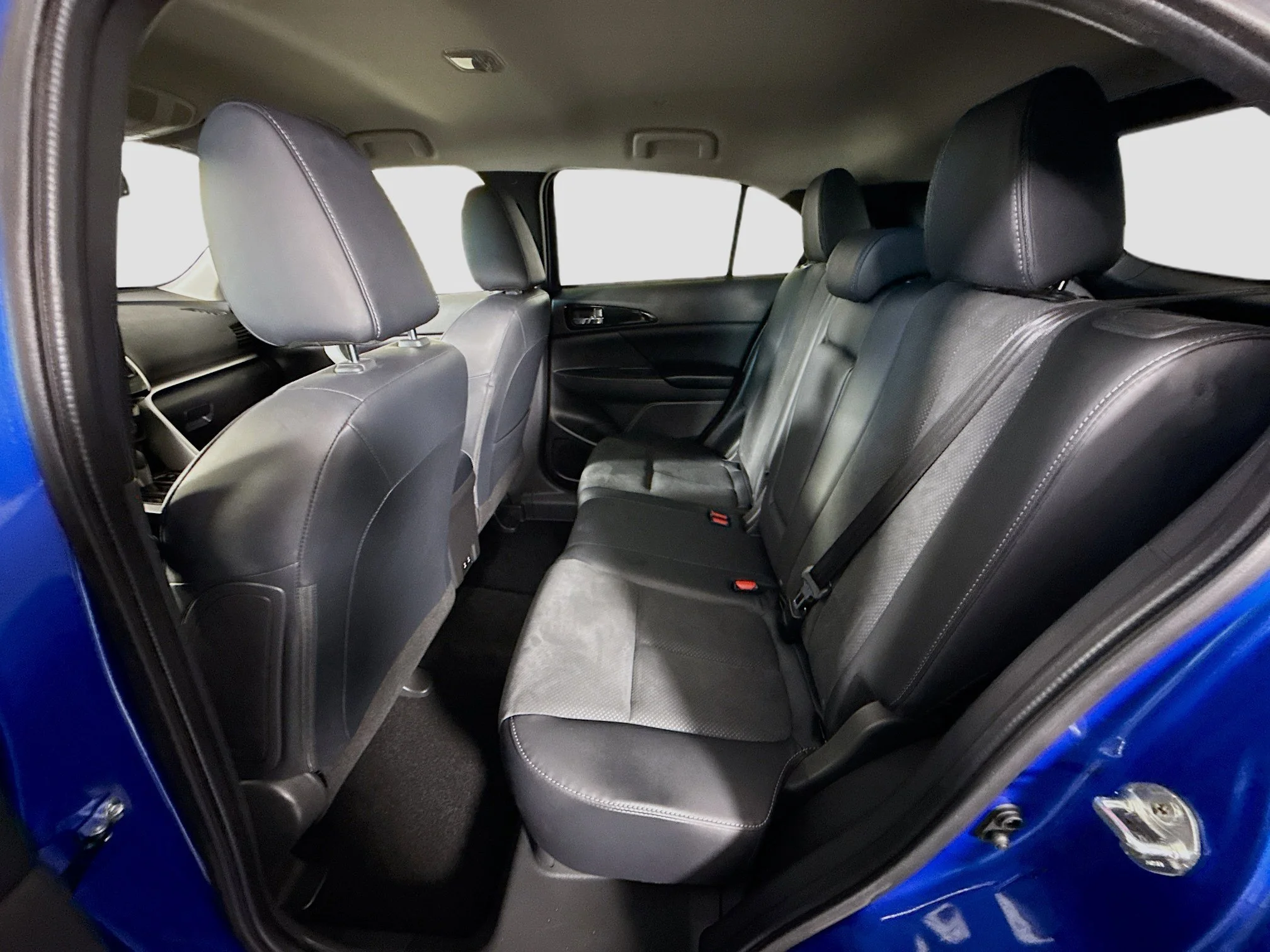 Used 2026 Lightning Blue Metallic Mitsubishi Black Edition image 21
