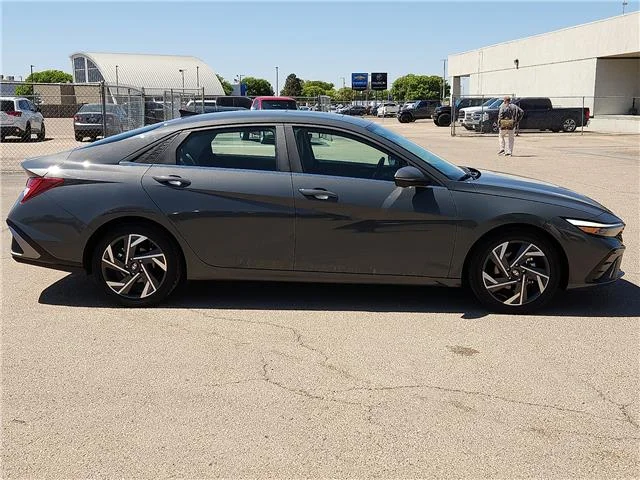Used 2024 Gray Hyundai Limited (IVT) image 5