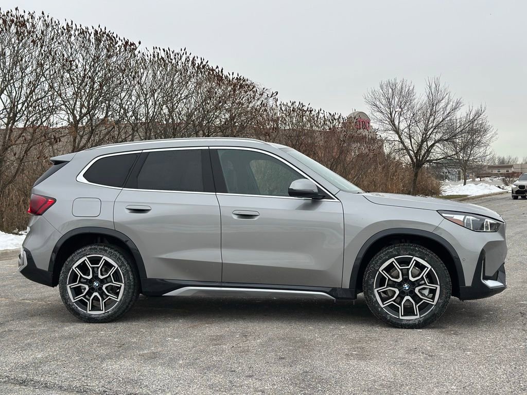 New 2026 Space Silver Metallic BMW xDrive28i image 8