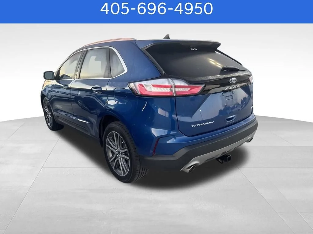Pre-Owned 2022 Ford Edge Titanium