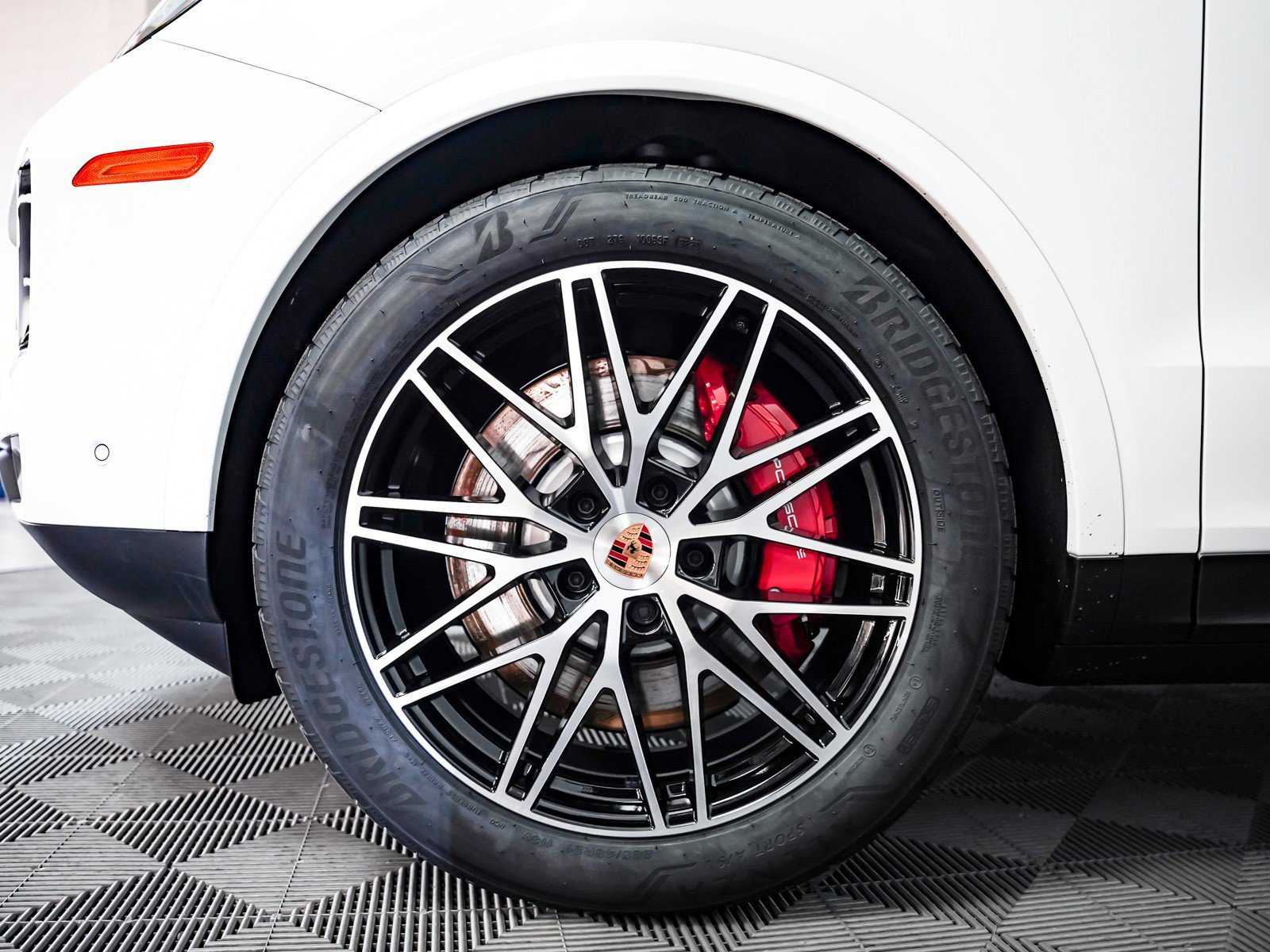 2026 Porsche Cayenne S - Photo 13