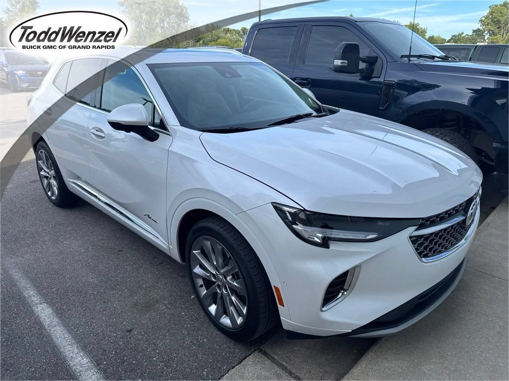 Used 2023 WHITE FROST TRICOAT Buick Avenir image 1