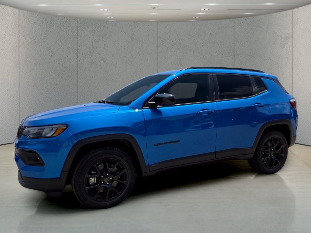 New 2026 Hydro Blue Pearl-Coat Exterior Paint Jeep Latitude Altitude image 10