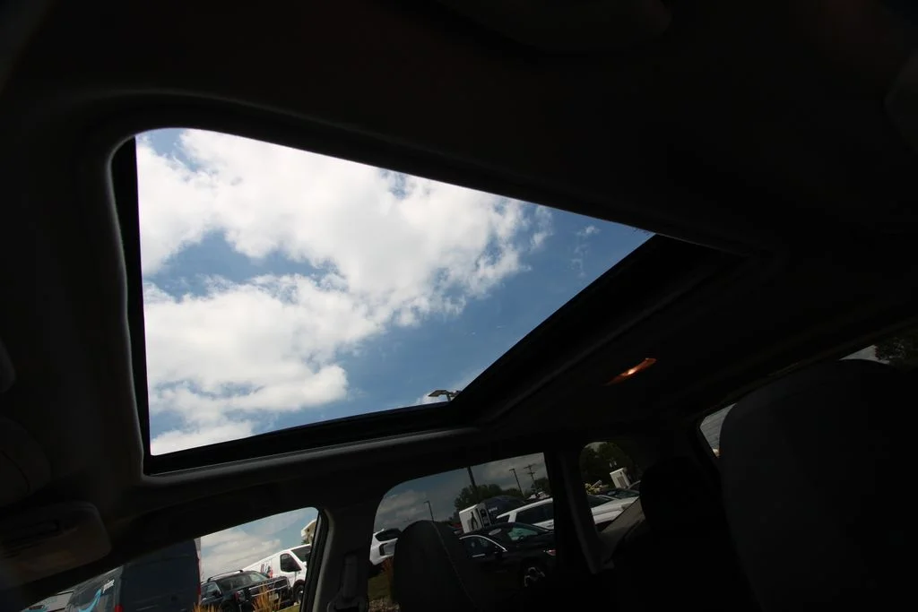 Used 2021  Subaru Premium image 11