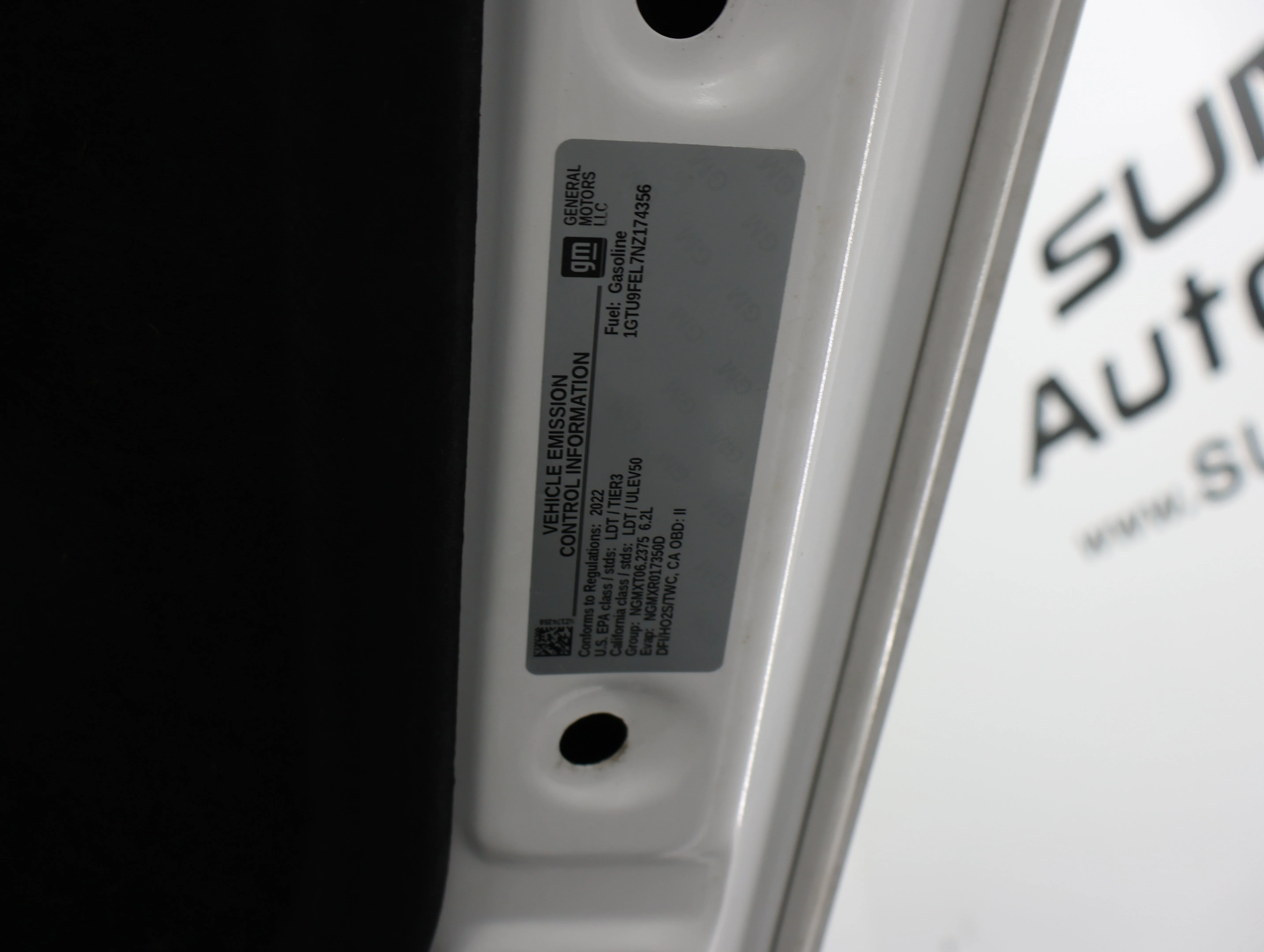 Used 2022 White Frost Tricoat GMC Denali image 23