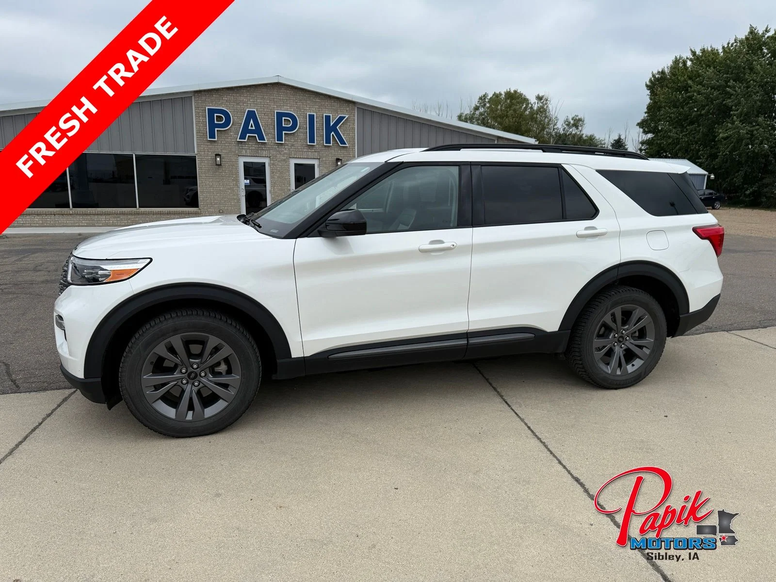 2023 Ford Explorer XLT 4WD's photo