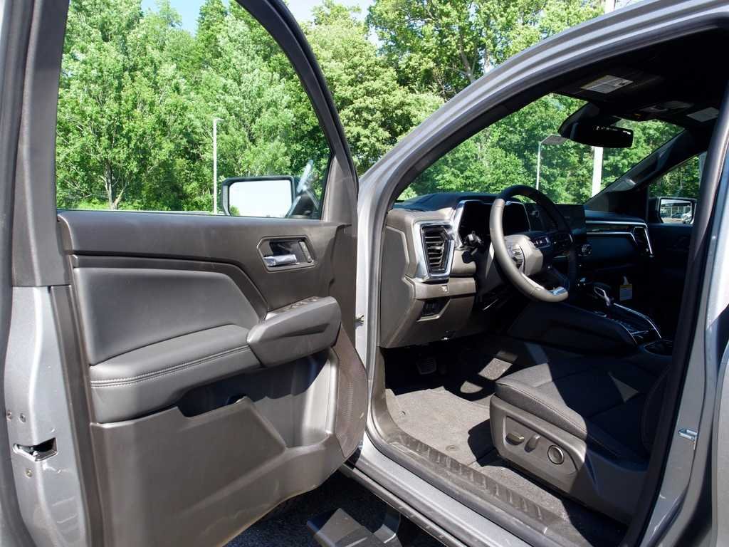 New 2026 Sterling Metallic GMC Elevation image 9