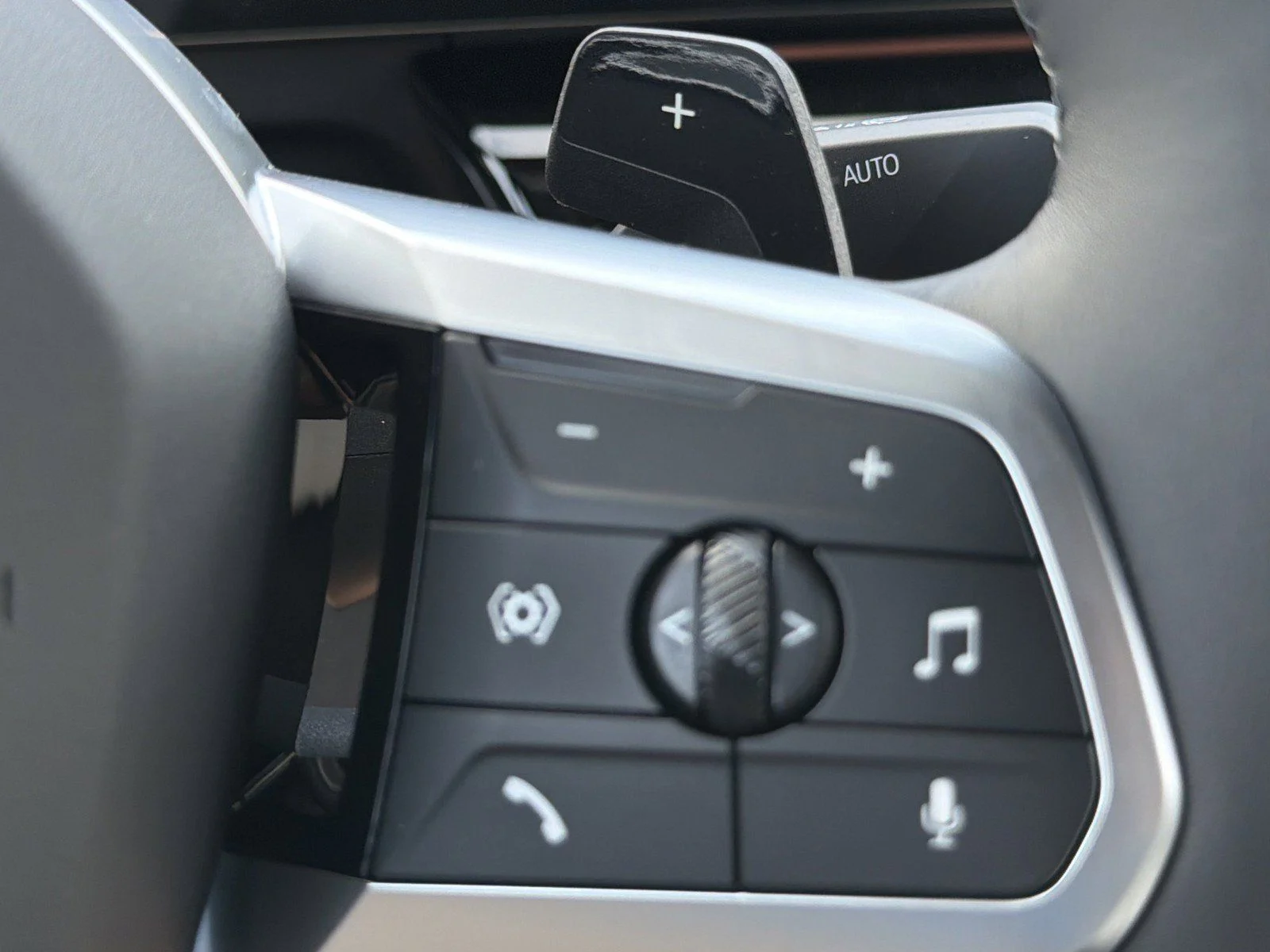 New 2026 Brooklyn Grey Metallic BMW xDrive28i image 32