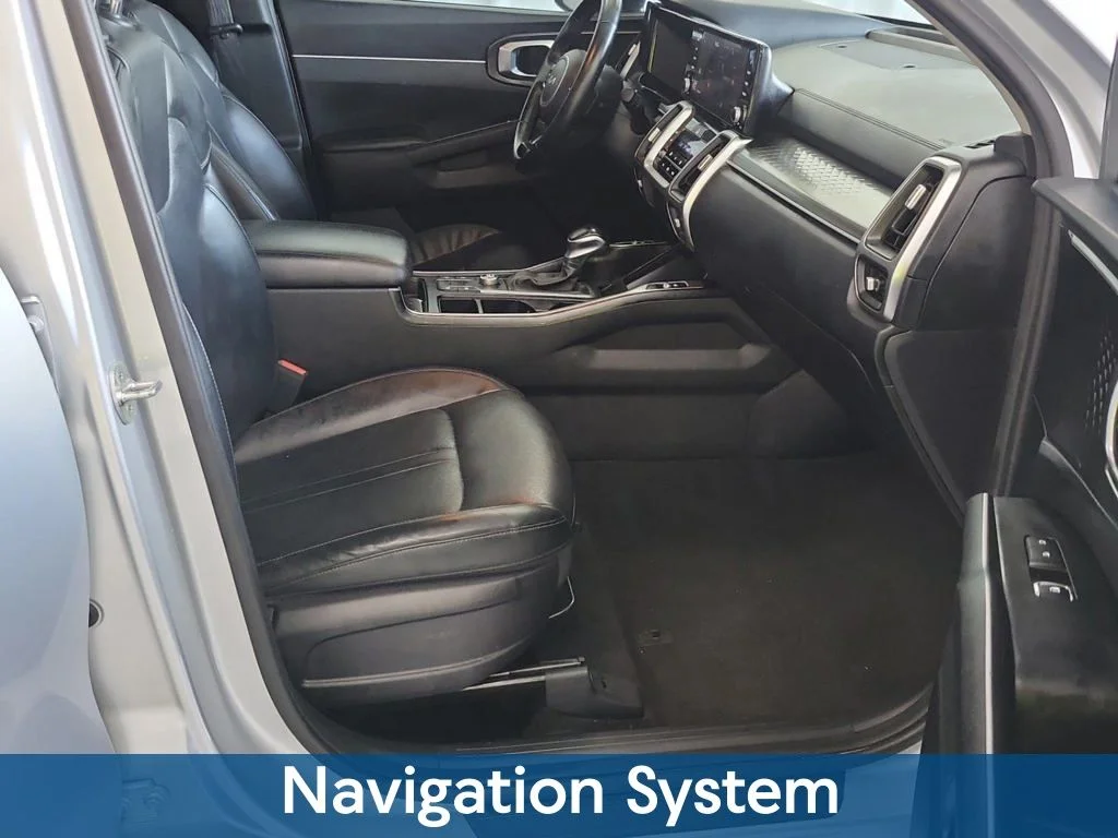 Used 2022 Silver Kia S image 2