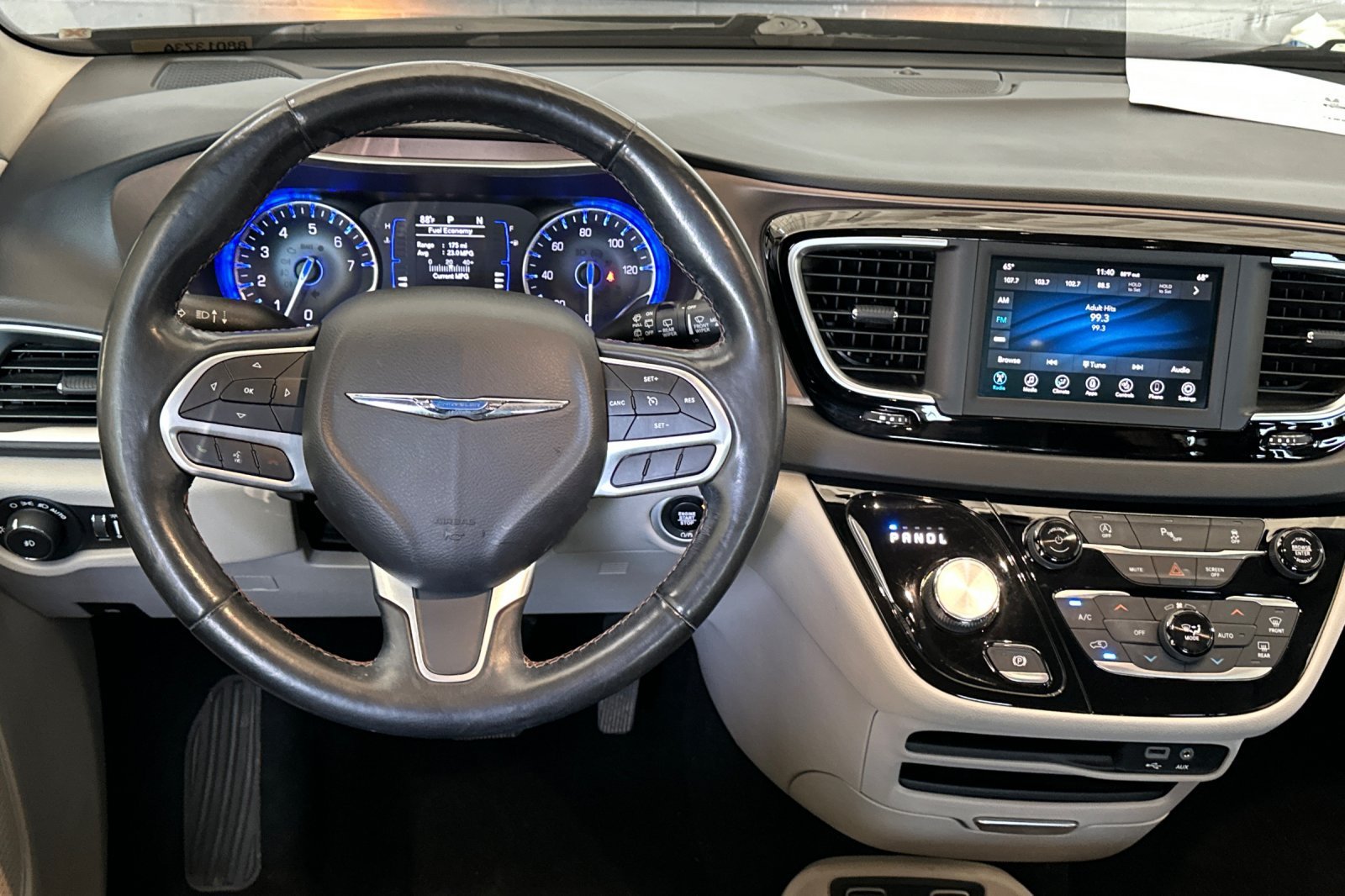 Used 2019 Black Chrysler Touring L image 14