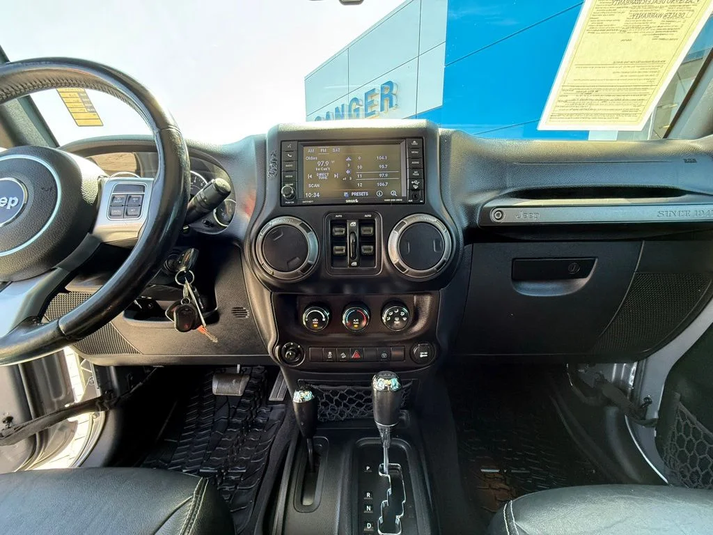 Used 2018 Silver Jeep Unlimited Sport image 24