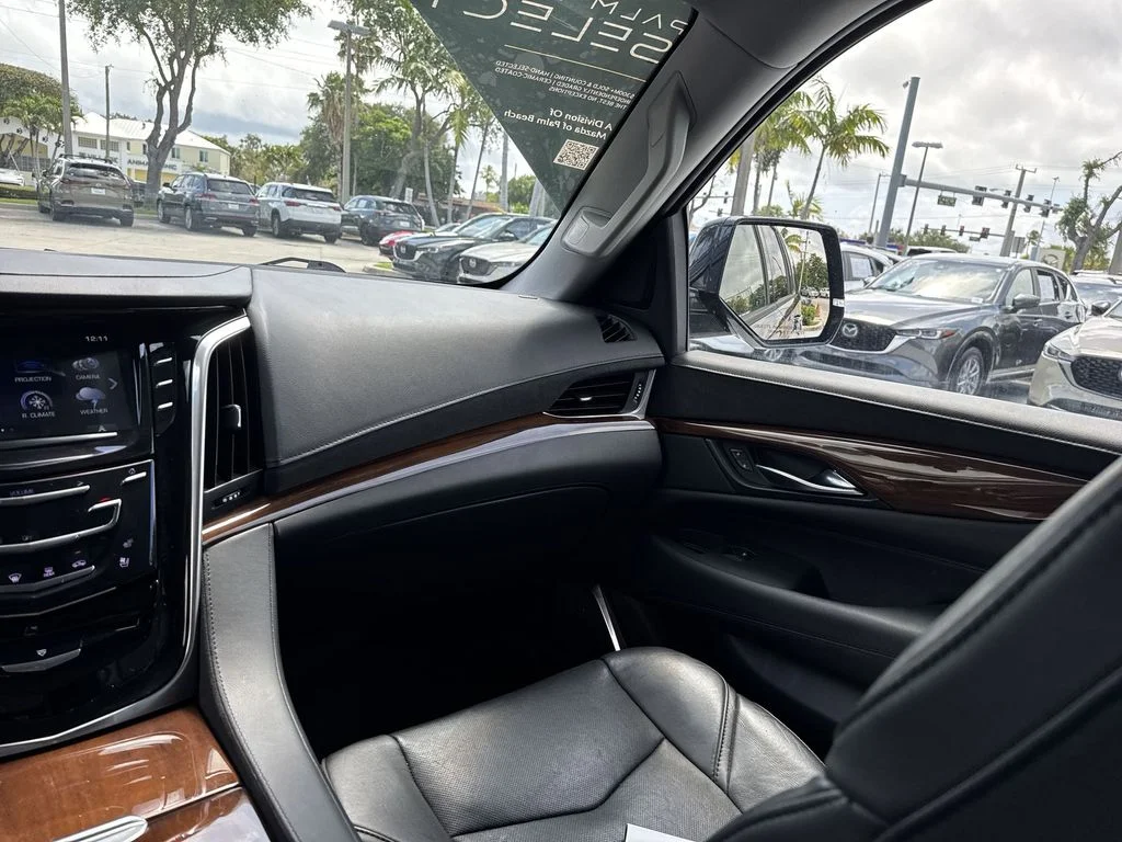 Used 2020 Black Raven Cadillac Luxury image 15
