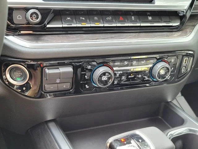 2025 Chevrolet Silverado 1500 LTZ - Photo 25