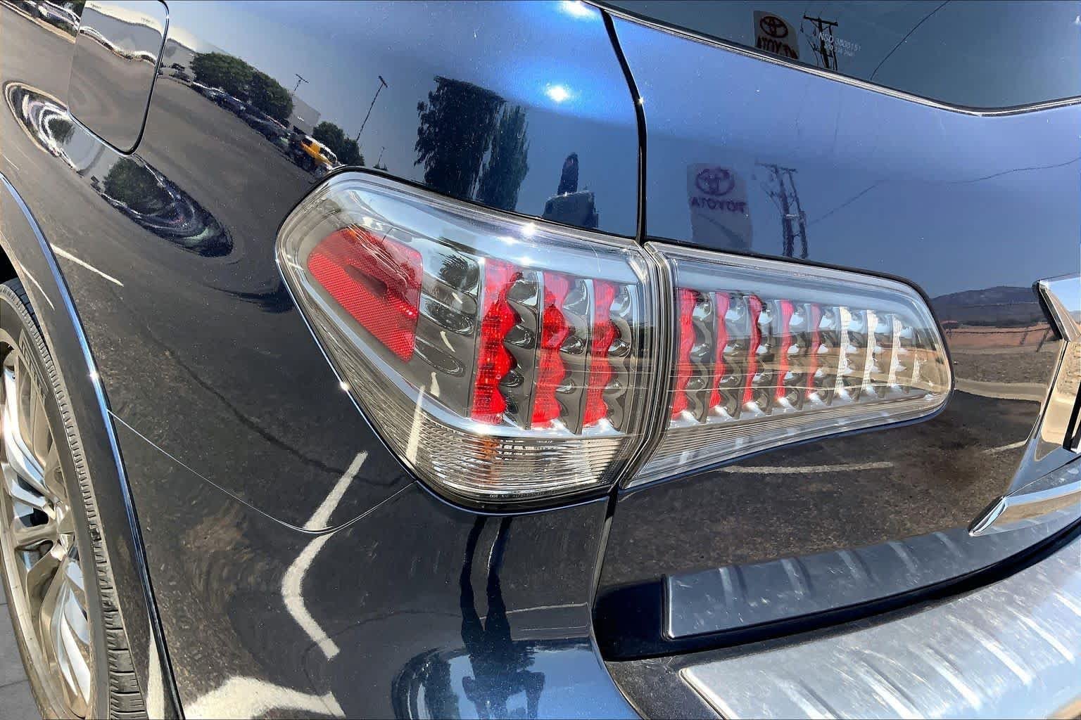 Used 2017 Hermosa Blue INFINITI Limited image 28