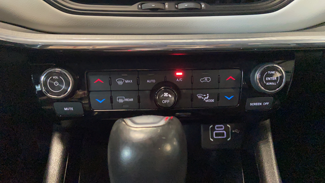 Used 2022 Granite Crystal Metallic Clearcoat Jeep Limited image 17