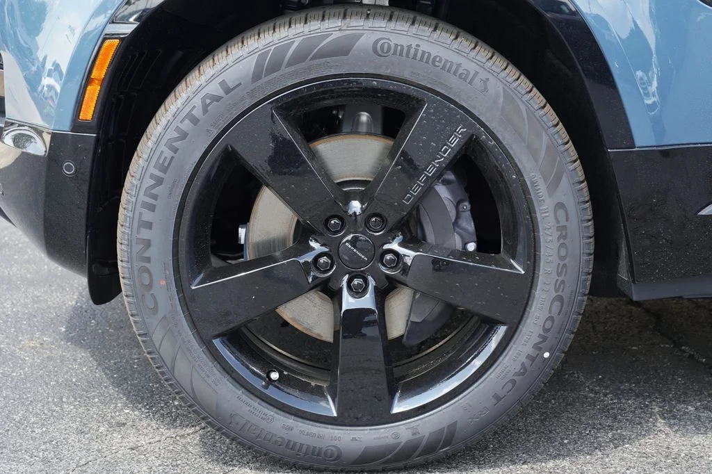 New 2026 Tasman Blue Land Rover X-Dynamic SE image 8
