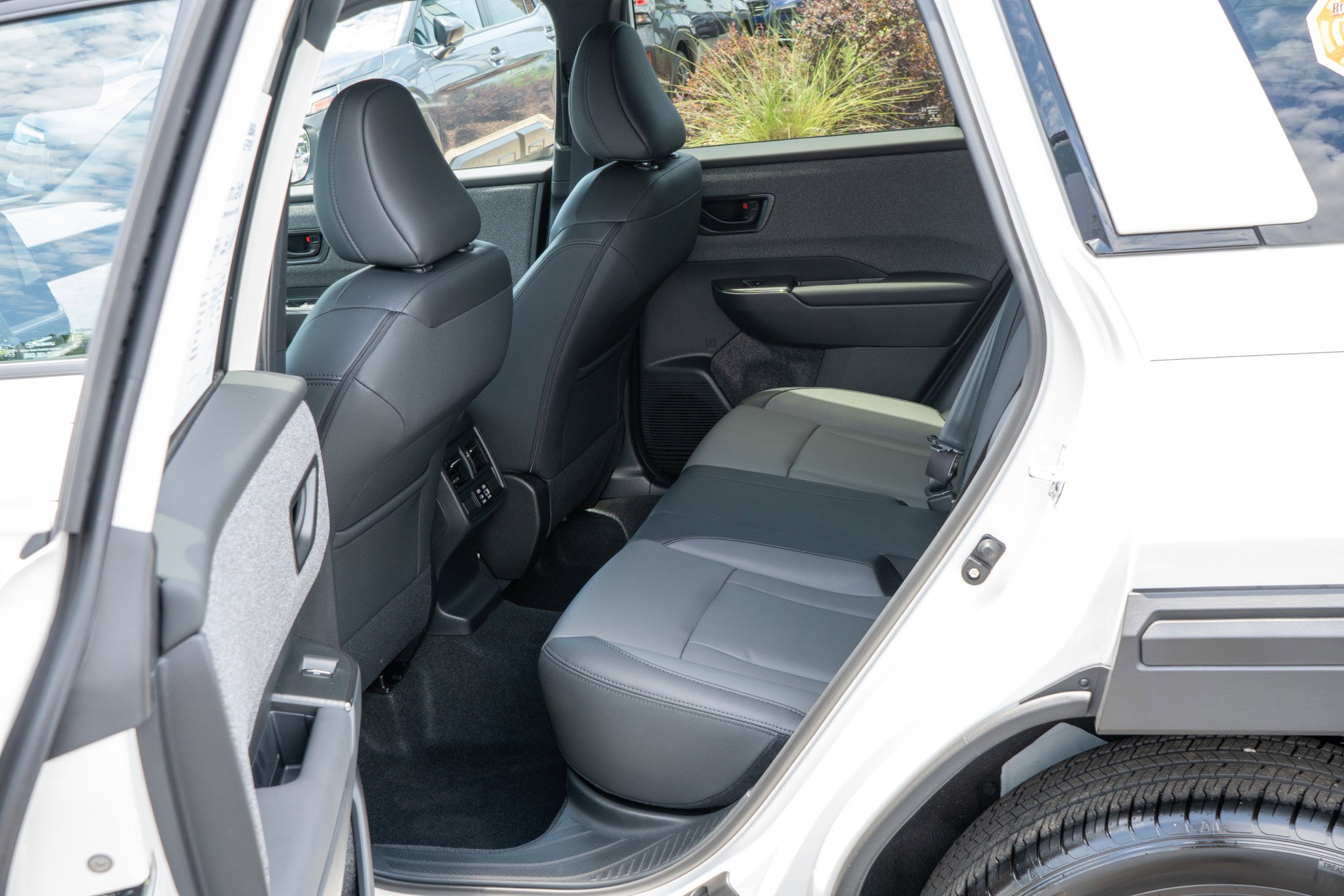 New 2026 CRYSTAL WHITE PEARL Subaru Premium image 30