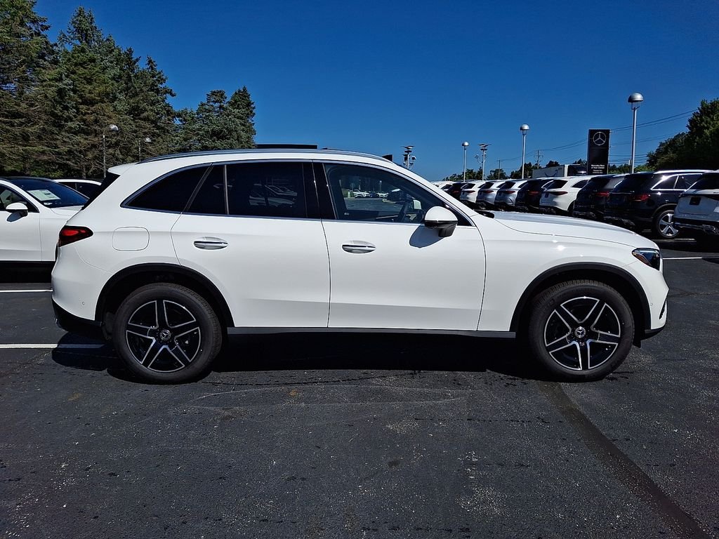 New 2027 Polar White Mercedes-Benz GLC 300 image 7