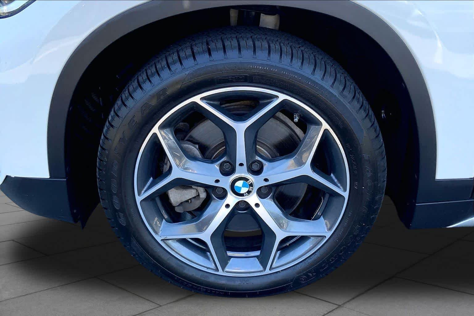 Used 2019 Alpine White BMW xDrive28i image 10