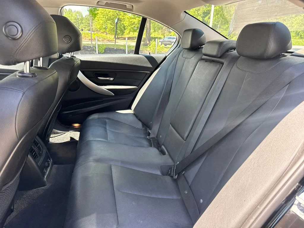 Used 2015 Jet Black BMW 320i xDrive image 31