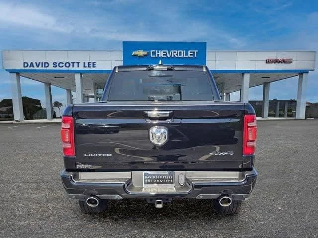 Used 2022 Diamond Black C Ram Limited image 12