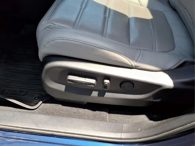 Used 2019 Blue Honda Touring image 16