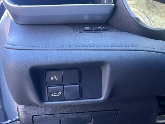 Used 2021 Silver Toyota XLE image 13