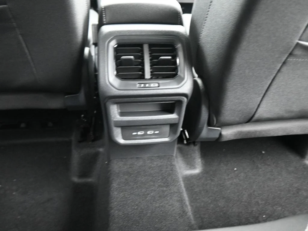 2026 Volkswagen Taos SE Black - Photo 42