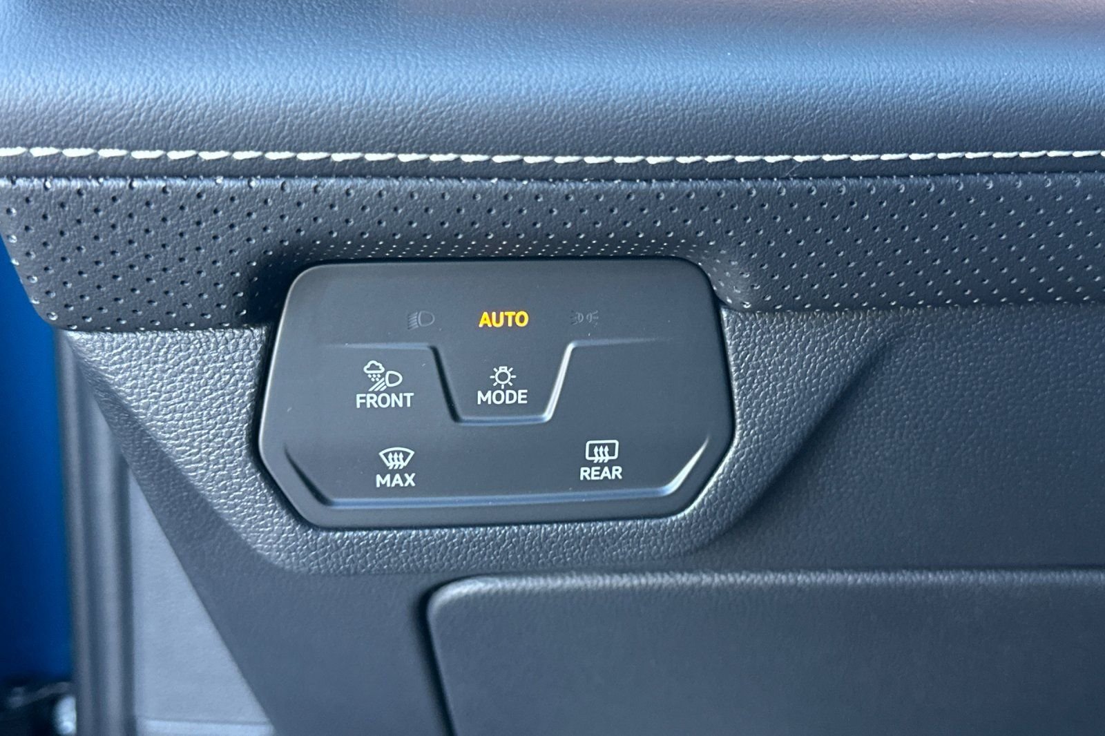 2026 Volkswagen Atlas Cross Sport SEL Premium R-LINE - Photo 29